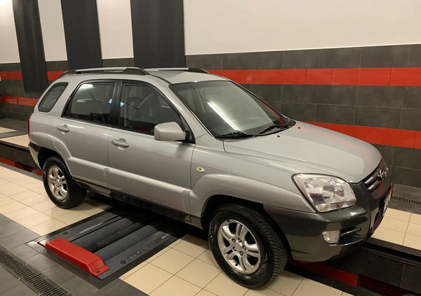 Kia Sportage cena 22500 przebieg: 212000, rok produkcji 2007 z Stronie Śląskie małe 106